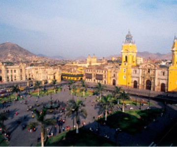 Lima, Líneas de Nazca, Paracas, Arequipa, Colca, Puno, Titicaca, Cusco, Valle Sagrado & Machu Picchu