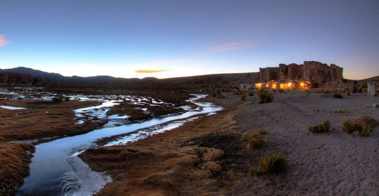 Discover the Stunning Uyuni Salt Flat Discover the Stunning Uyuni Salt Flat