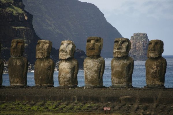 Discover the mystical Easter Island Discover the mystical Easter Island